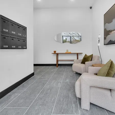 Homely - North London Luxury Apartments Финчли Экстерьер фото