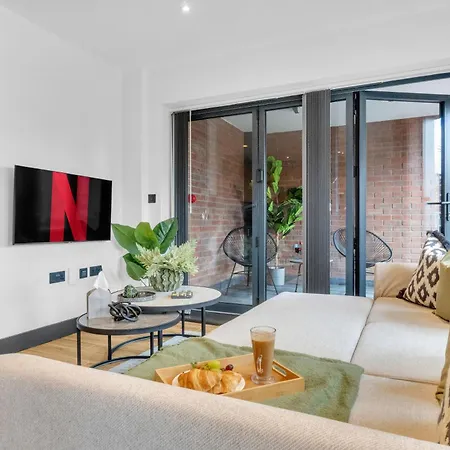 Homely - North London Luxury Apartments Финчли Экстерьер фото