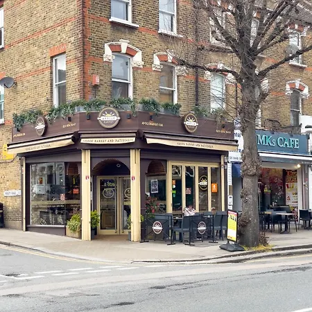 Homely - North London Luxury Apartments Финчли Экстерьер фото