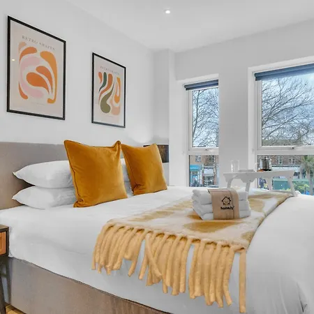 Homely - North London Luxury Apartments Финчли Экстерьер фото