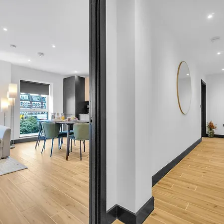 Homely - North London Luxury Apartments Финчли Экстерьер фото